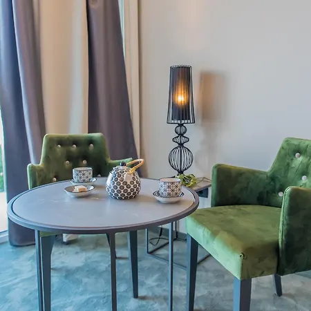Boutique Acacia
